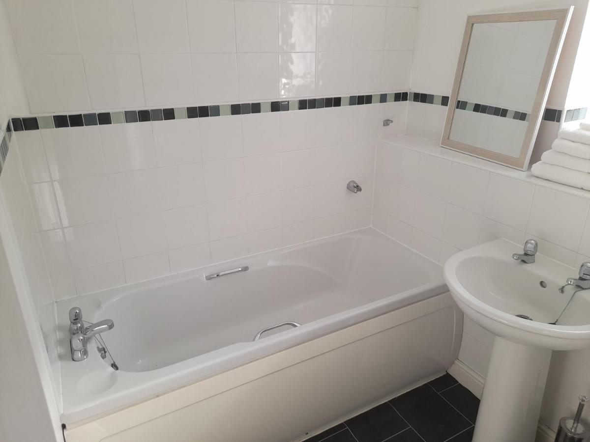 Penthouse Apartment Free Wi-Fi & Parking Occasional Bed Available Solihull Exterior foto